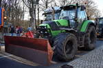 Ein DEUTZ-FAHR Typ? Agrotron Traktor am 08.01.24 Großer Stern Berlin bei der Demo der Landwirte.