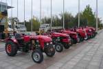 Traktoren in jeder gewnschten Gre bietet Waifang Taihong Tractor an, ausgestellt auf der  China WCAM 2011  in Shouguang, 6.11.11     Technische Daten zum TH500:  Drive type: 2WD  Overall size: