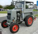 Ackerschlepper  Aktivist V114 RS 03/30  der Brandenburger Traktorenwerke (BTW) - Bj. 1950 (1949-52) - Motor: 2-Zylinder-V Diesel, 3325ccm und 30PS. War zu sehen am 05.10.2014 in Laucha/Unstrut.