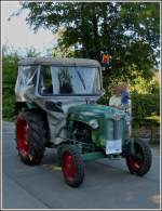 Der Besitzer dieses Kramer Traktors macht sich am spten Nachmittag auf den Heimweg. Aufgenommen beim Oldtimertreffen in Keispelt(L) am 12.08.2012. 