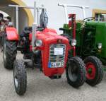 MF35 im Innenhof des Schloes beim Traktorentreffen im Landwirtschaftsmuseum Blankenhain
