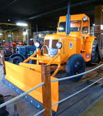 Saeman, US-amerikanischer Traktor mit Schiebeschild, ausgestellt im Auto+Traktor Museum Gebhardsweiler, Aug.2013