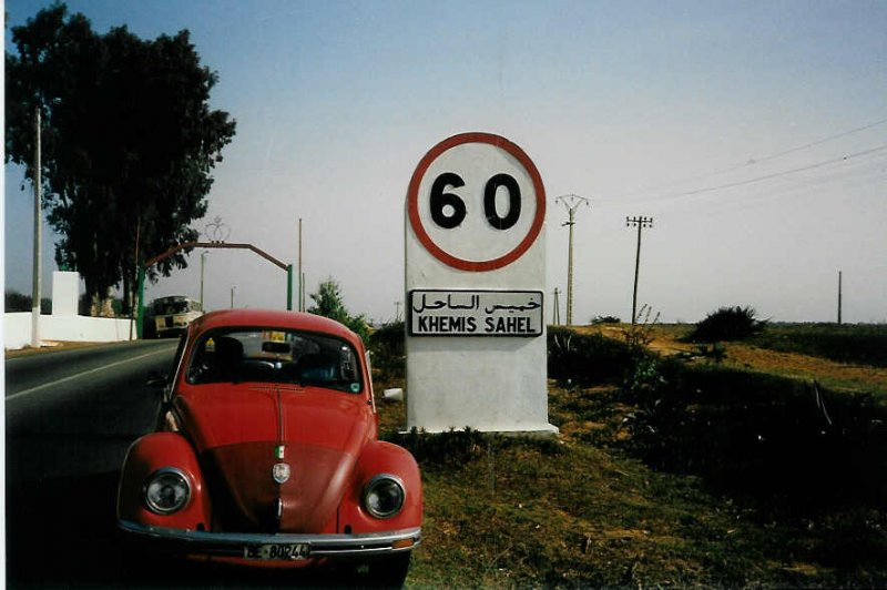 VW-Kfer BE 80'244 in Khemis Sahel in Marokko