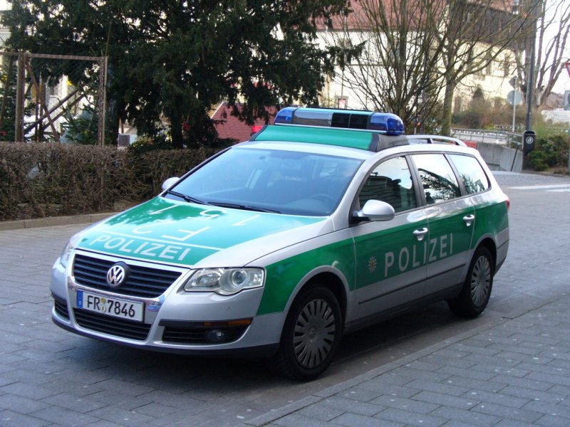 VW Polizeiauto FR 7846 / F2 151 in den Strassen von Konstanz am 15.12.2007