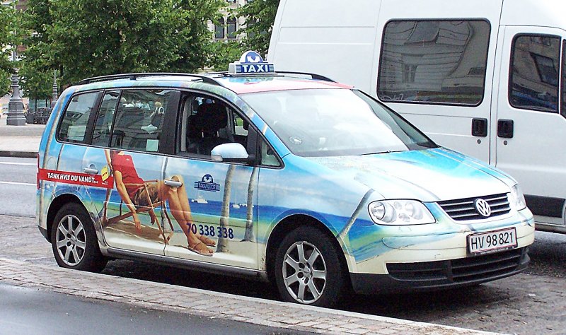VW Touran, als Taxi in Kopenhagen, Aufnahme Juli 2005
