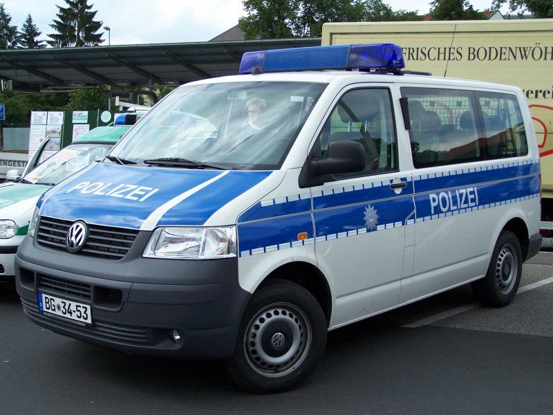 VW Transporter der Bundespolizei.
Aufgenommen am 12.6.2005.