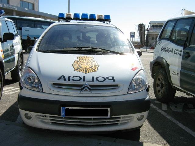Wieder ein Citroen der spanischen Policia am Hafen von Jerez.