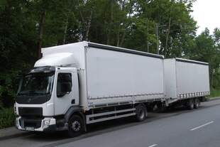 Volvo FL 240, gesehen in einem Gewerbegebiet in Bielefeld im Frühjahr 2015