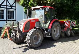 Zetor Proxima 8441  Gesehen auf einem öffentlichen Parkplatz in Mackenzell / Kreis Fulda