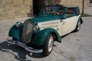 IFA F8 Cabrio (Gläserkarosserie) Baujahr 1954  Fahrerseite von vorn Verdeck offen  Aufnahme 04.06.2003