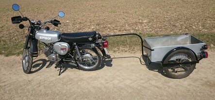 Simson S51 Enduro mit MKH/M3 Anhänger.