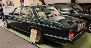 =Daimler Double Six SIII, Baujahr 1988, 5343 ccm, 264 PS, gesehen im Automuseum Wolfegg im Dezember 2023