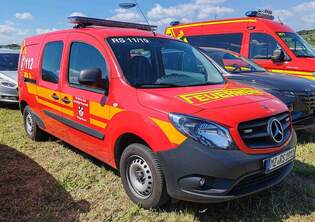 =MB Citan als MTW der Feuerwehr KNGERNHEIM, abgestellt auf dem Parkplatz der 2025er Rettmobil in Fulda