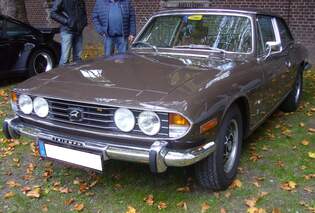 Triumph Stag MK2 im Farbton siena brown, gebaut von 1970 bis 1977.