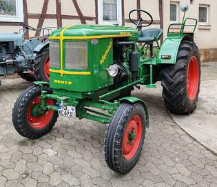=Deutz, gesehen beim Ortsjubilum 1000 Jahre Groenbach im Juni 2025