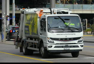 Mitsubishi Fuso Mllwagen unterwegs in der Stadt Bern am 14.11.2025
