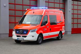 Feuerwehr Langenselbold Mercedes Benz Sprinter 319 ELW (Florian Langenselbold 1-11-1) am 19.10.25 bei einen Fototermin.