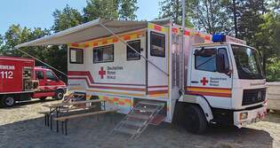 =MB als Einsatzleitfahrzeug des DRK FULDA, steht auf dem Ausstellungsgelnde anl.