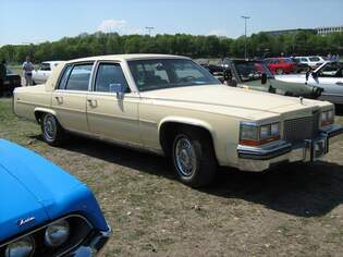 Cadillac Brougham (1987-88), aufgenommen April 2018 beim Oldtimertreffen auf Theresienwiese in Mnchen
