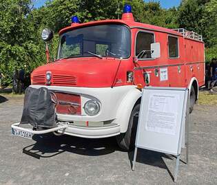 =MB 710 als ehemaliges LF 8 der Feuerwehr BURGHAUN steht auf dem Ausstellungsgelnde anl.