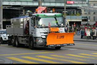 Bern Mobil - Mercedes Acrtos mit Spez.