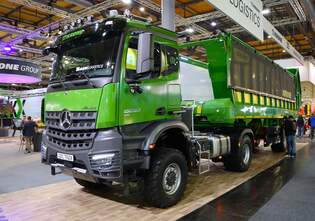 Mercedes Benz Arocs Krone Agrotruck am 15.11.25 auf der Agritechnica in Hannover Messe