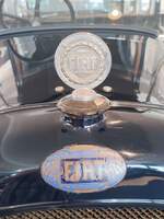 =Frontemblem des Fiat 505 Coupe de Ville, gesehen im Museo Nicolis in Verona, 09-2025