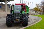Fendt Vario 620 mit Strautmann Magnon 9-370 DO Ladewagen am 14.11.25 auf der Agritechnica in Hannover Messe