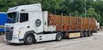 =DAF XG-Sattelzug von TSL CARGOTRANS steht mit schwerer Fracht auf einem Rastplatz an der A7 im Juli 2025