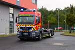 Feuerwehr Hanau Mitte MAN TGX WLF (Florian Hanau 1-66-2) am 04.10.25 bei einen Fototermin.