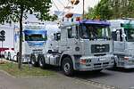 MAN 33.464 Sattelzugmaschine (Schaustellerbetrieb) im Oktober 2025, nahe Berlin.