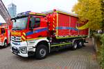 Neues Feuerwehr Bad Vilbel Mercedes Benz Arocs 2542 WLF mit AB-Gefahrgut (Florian Bad Vilbel 1-66-1) am 03.10.25 beim Tag der offenen Tr  