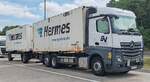 =MB Actros L-Hngerzug von  hsvsped  rastet an der A 7 im Juli 2025