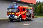 Feuerwehr Hanau Mitte Mercedes Benz Atego 1530 Lentner HLF 20/16 (Florian Hanau 1-46-2) am 04.10.25 bei einen Fototermin.