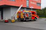 Feuerwehr Hanau Mitte Mercedes Benz Atego 1530 Lentner HLF 20/16 (Florian Hanau 1-46-2) am 04.10.25 bei einen Fototermin.