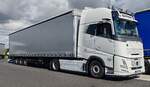 =Volvo FH 500 der Firma STAGO unterwegs mit einem Kgel-Sattelauflieger, 07-2025