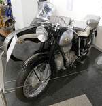 Simson 425S Gespann, Baujahr 1958, 4-Takt-Motor, 250ccm, 14PS, Vmax.100Km/h, Seitenwagen der Leipziger Firma Stoye, Fahrzeugmuseum Suhl, April 2025