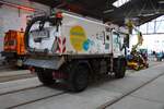 VGF Mercedes Benz Unimog U500 Rillensaugerfahrzeug fr die Schienen von Straen- und Stadtbahn am 21.09.25 beim Tag der Schiene in Frankfurt am Main.