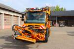 Autobahnmeisterei Langenselbold Mercedes Benz Unimog U527 mit MULAG Mähwerk und Zentralachsanhänger in der Transportstellung am 14.04.26. Danke an das Team der Autobahnmeisterei und der Autobahn GmbH das ich die Fotos machen durfte