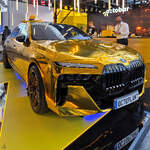 Dieser BMW i7 wurde gold foliert und war im April 2026 auf der Hannovermesse ausgestellt.