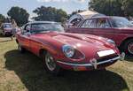 Jaguar E Type Series 2 Roadster im Farbton carmin red.