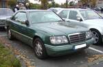Mercedes Benz C124 220E.
