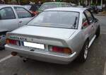 Heckansicht eines Opel Manta B 2.0E GT/E im Farbton astrosilber.
