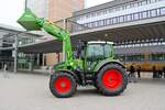 Fendt Vario 516 mit Cargo 4 Frontlader am 14.11.25 auf der Agritechnica in Hannover Messe