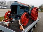 FORDSON-F;Leistung:29PS, Baujahr:1918; wird auf einem Anhnger transportiert; 251107