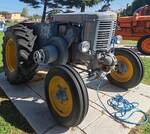 =Landini Velite steht auf dem Gelände vom Weingut SCOLARI in Puegnago, 09-2025