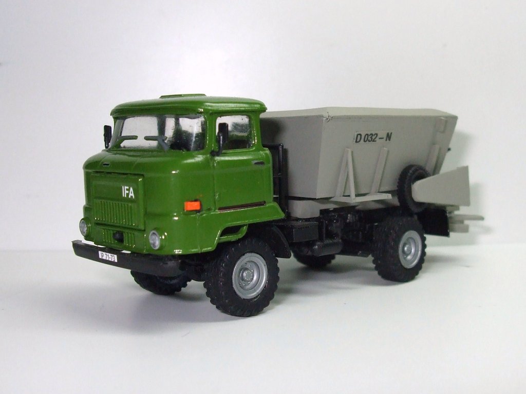 1/87 NVA IFA L60 D-032-N. Eigenkonstruktion des Aufbaus. Herrsteller des Bausatzes unbekannt. Vertrieb ber RK-Modelle, Mac u.s.w.