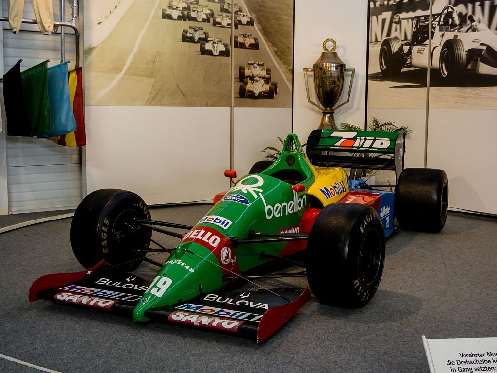 1988-er Benetton von ALessandro Nannini. Aufgenommen am 21.10.2012, Hockenheimring-Museum.