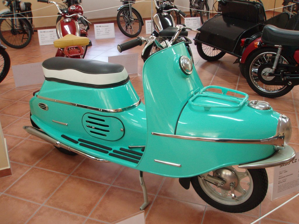 ČZ 175c, das tschechische Motorroller stammt von 1957. Museum Jawa Krivoklat. 2009:05:02