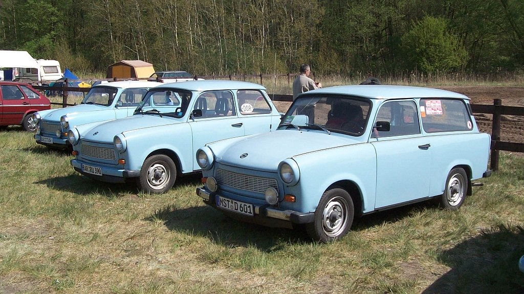 3x Trabant 601 am 25.04.2009 beim 3. OST-Fahrzeug-Treffen auf dem Flugplatz Finow